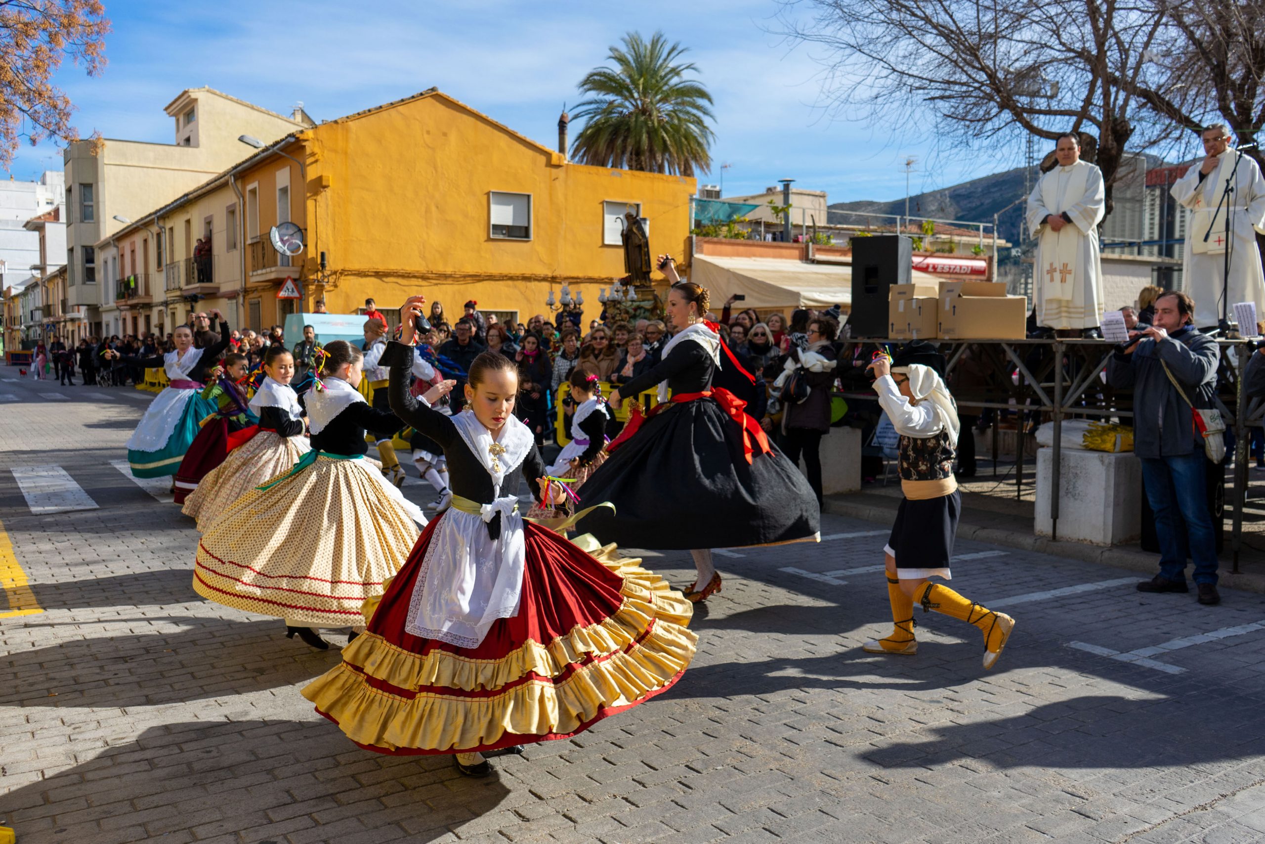 Ambiente popular de San Antonio Abad en Tavernes