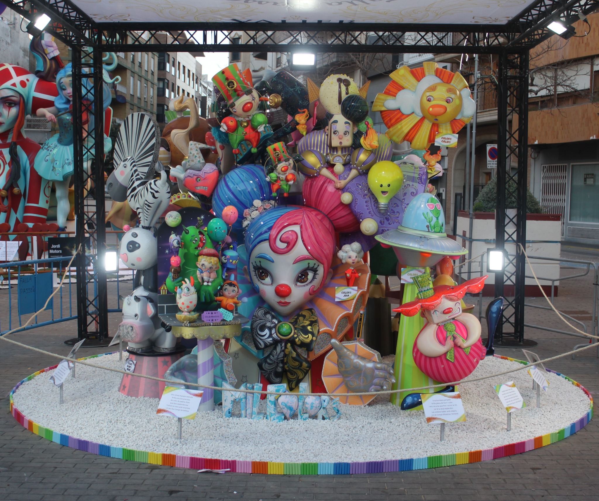 Plantà y monumento infantil de Fallas en Tavernes