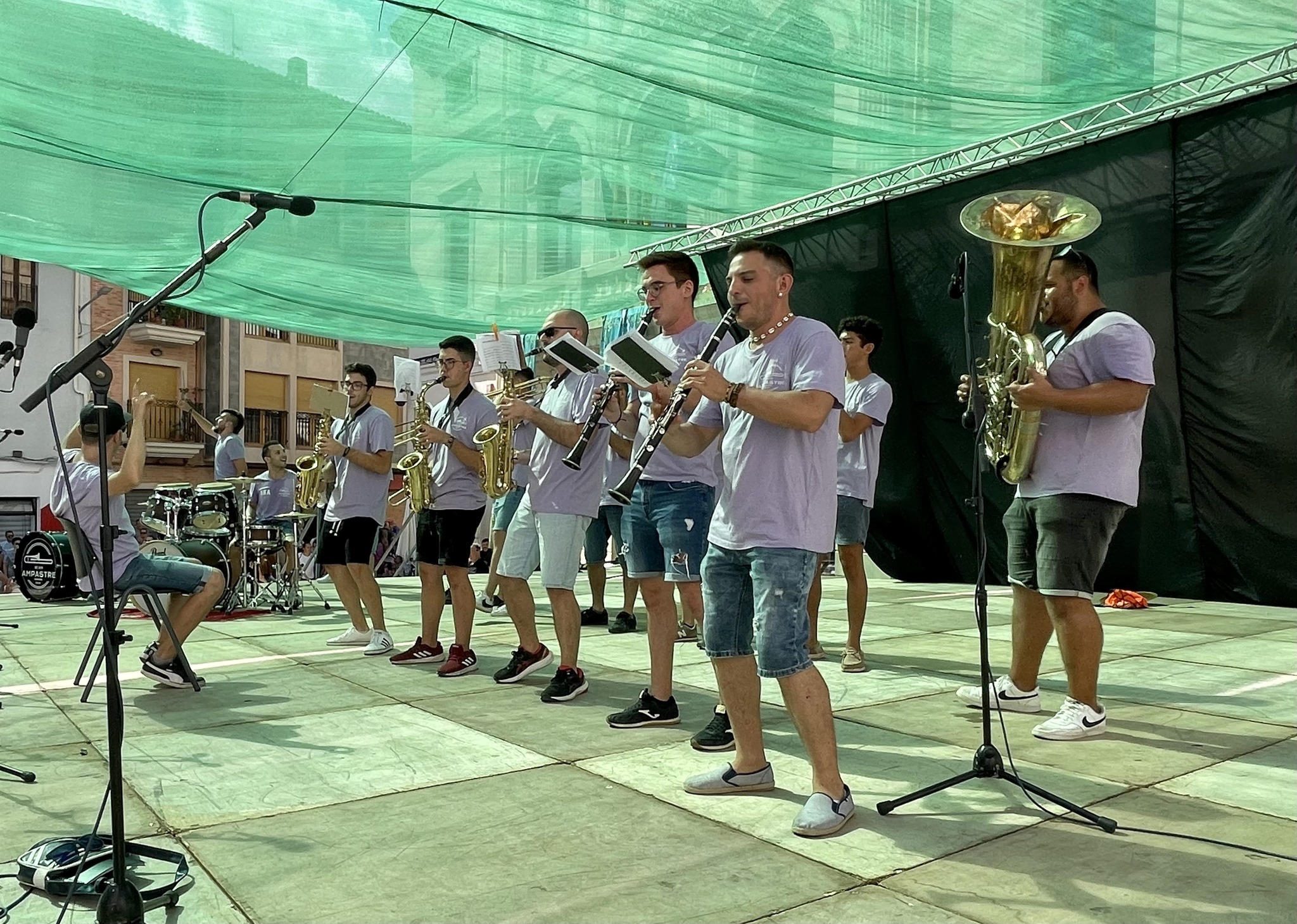 Concurso de charangas durante las Fiestas Mayores de Tavernes