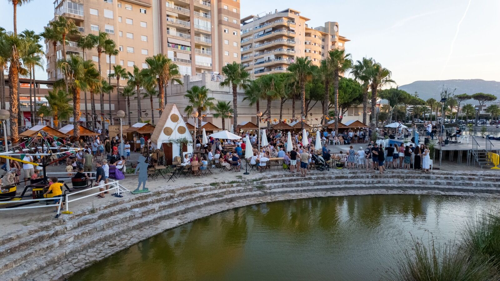 Atmosphere of the Saint James Fair in Tavernes