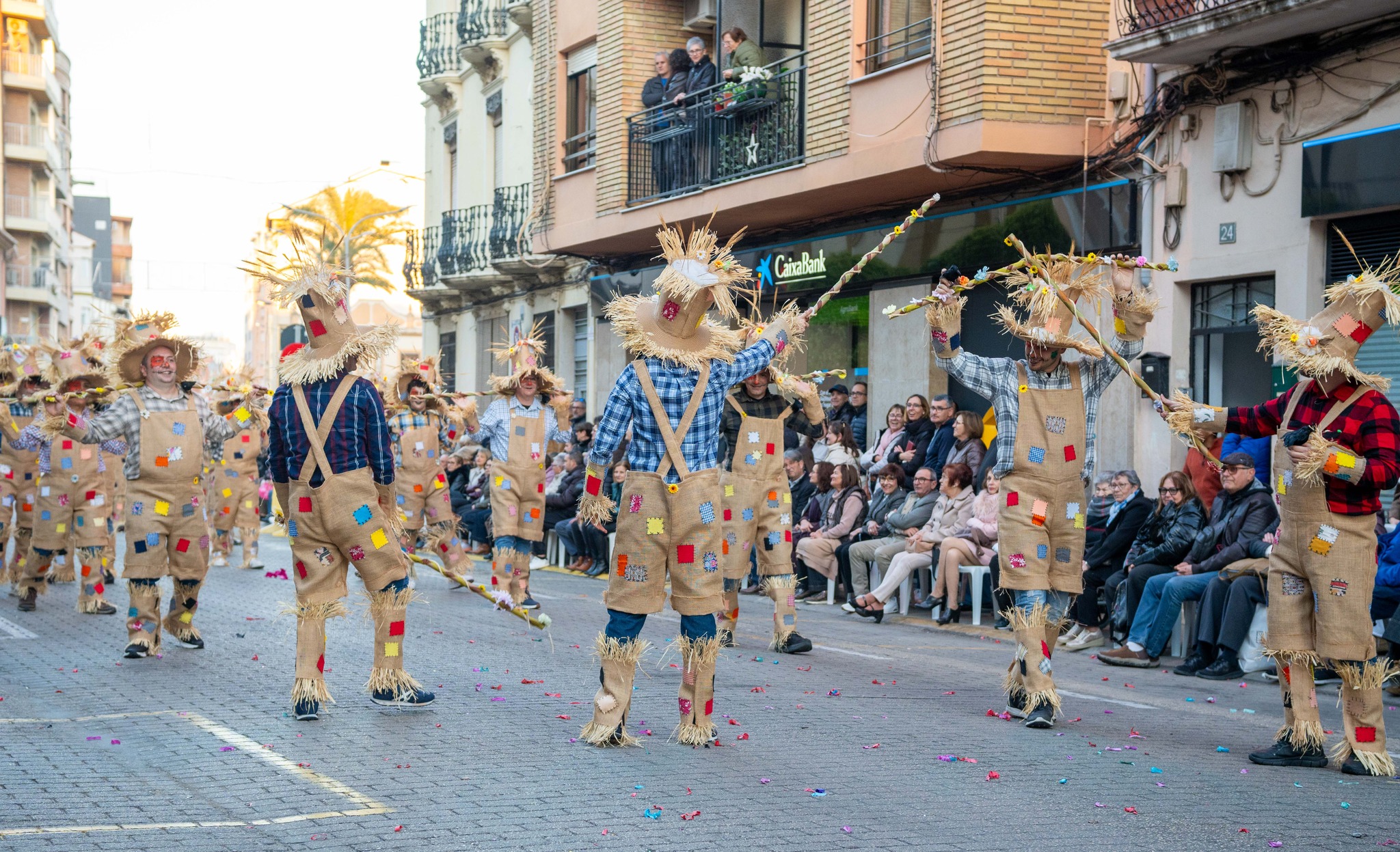 Disfraces en la Cabalgata del Ninot de Tavernes