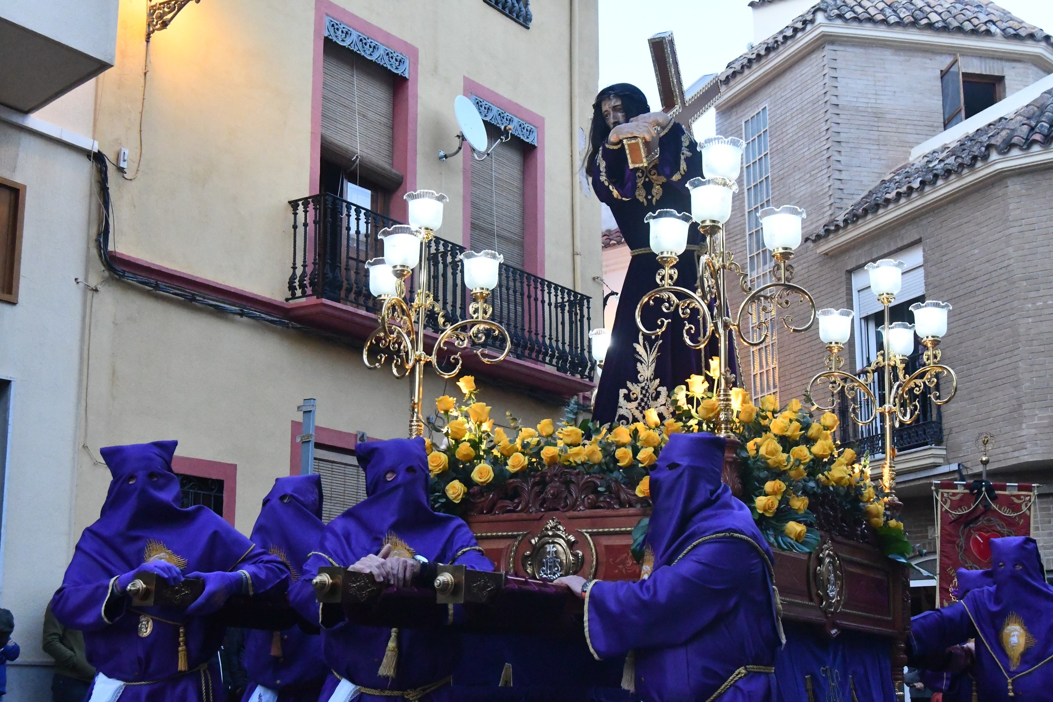 Pas de Setmana Santa pels carrers de Tavernes