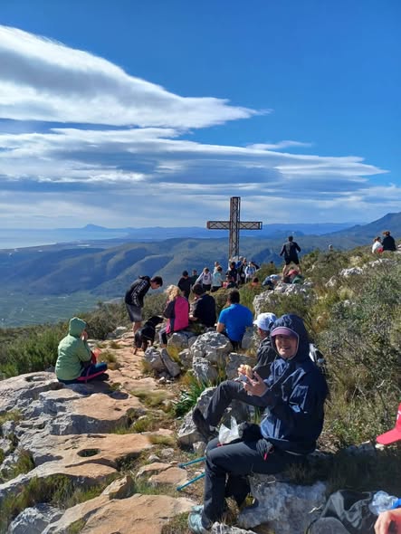 Marcha senderista de la subida a las Cruces en Tavernes