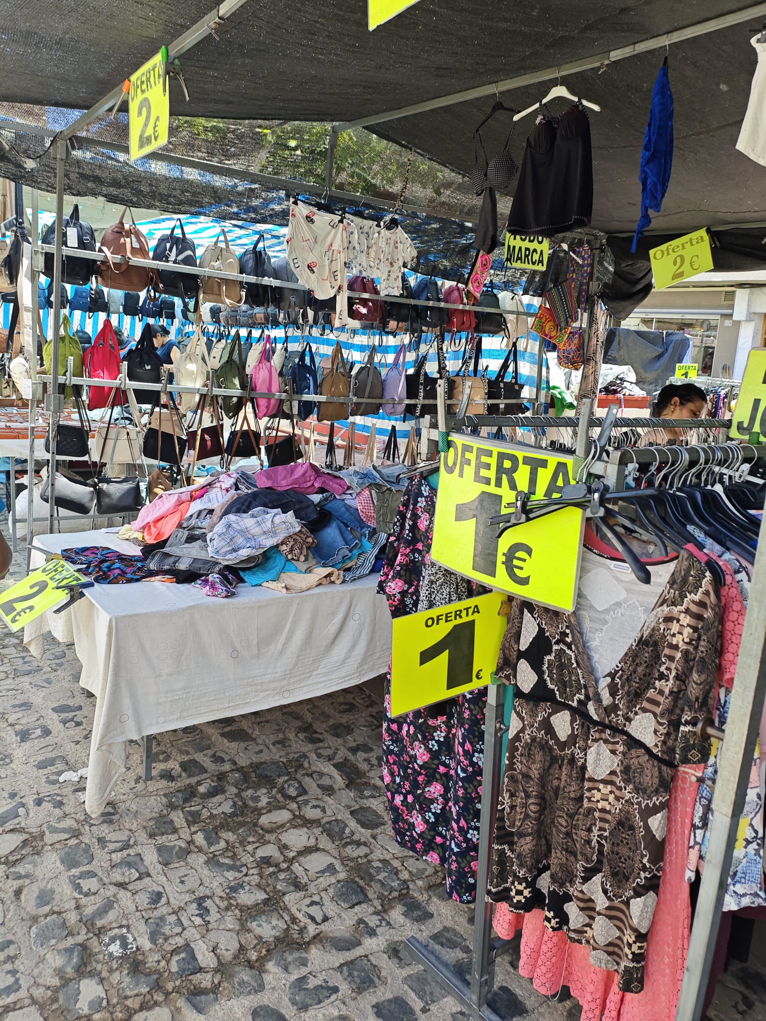 Summer street market on Tavernes de la Valldigna beach